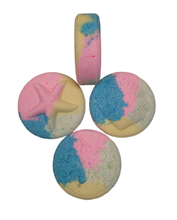 Load image into Gallery viewer, Leave your skin feeling silky soft with these limited-edition bubble bars and bath bombs. The moisturizing formula creates a luxuriously thick foam that gently cleanses and moisturizes your skin, while the soft, foam bubbles give you a luxurious bath experience. Simply add to running water to release the delicate foam bubbles and enjoy a relaxing soak in the tub.